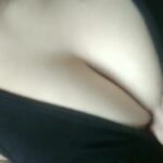 بنت قمر تعرض جسمها وتقلع ملط وهي بتجيبهم